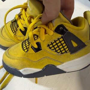 Nike Air Jordan 4 retro. Size 6c.